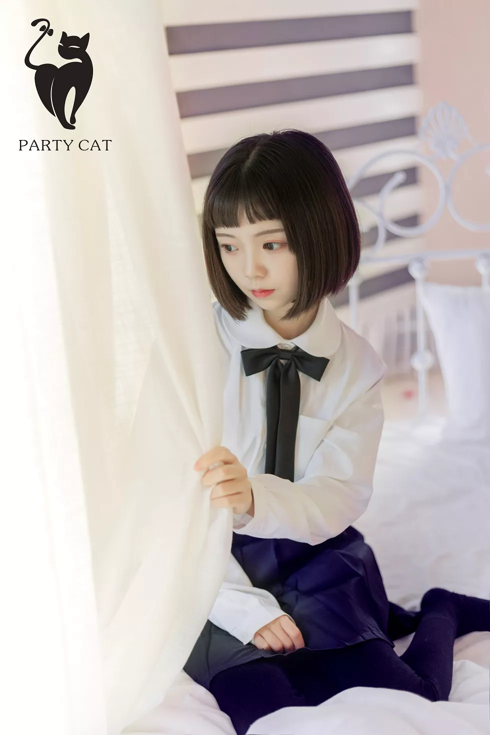 Xgyw.Org_[PartyCat轰趴猫]No.009_嫩模安琪拉私房床上性感白色蕾丝内衣完美诱惑写真36P