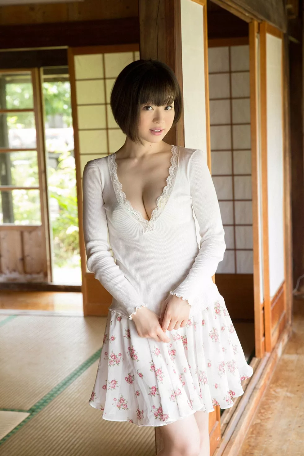 Xgyw.Org_[YS Web]Vol.623_日本童颜巨乳美女喜屋武千秋性感美胸系列写真99P