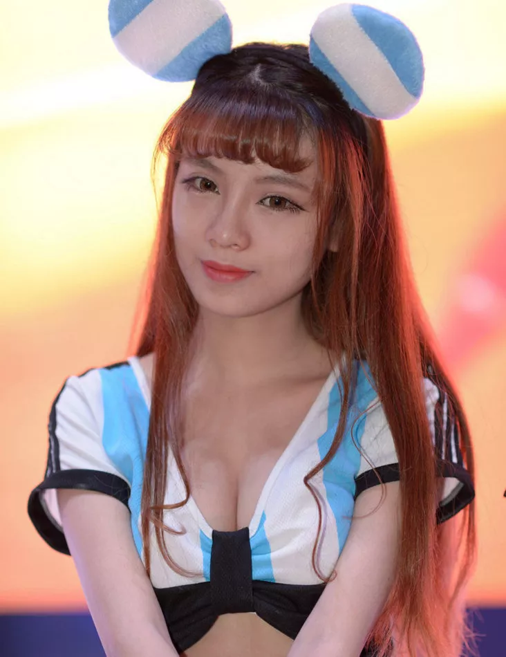 Xgyw.Org_2015ChinaJoy火辣Showgirl爆乳制服诱惑写真92P