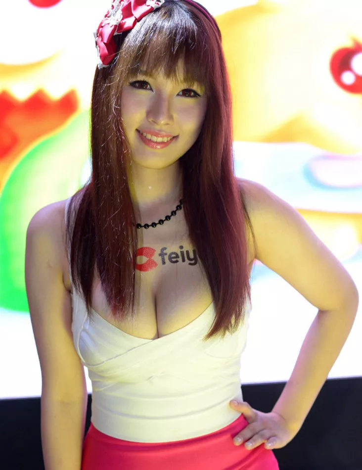 Xgyw.Org_2015ChinaJoy火辣Showgirl爆乳制服诱惑写真92P