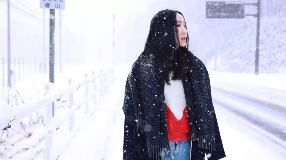 Xgyw.Org_美女艺人娄艺潇简约烂漫雪景大片写真6P