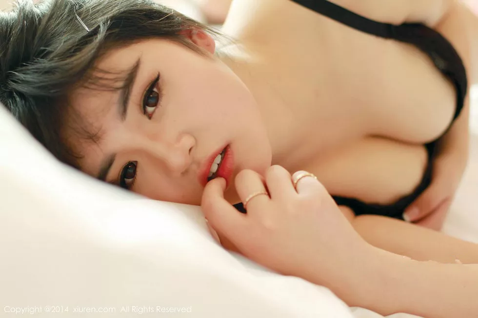 Xgyw.Org_XiuRen第261期_90后美女模特旭儿丰满美胸性感内衣系列写真80P