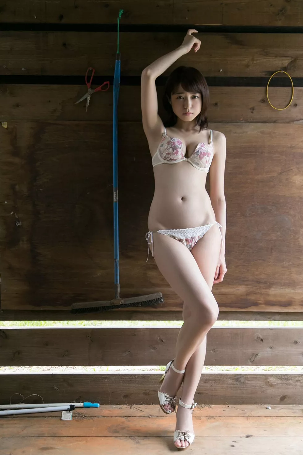 Xgyw.Org_[YS Web]Vol.683_日本美女艺人中村静香甜美迷人性感系列写真99P