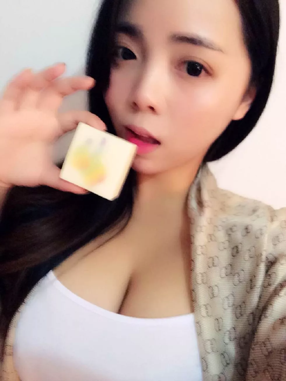 Xgyw.Org_哈尔滨H杯微博红人赵梓茜性感内衣系列奶神豪乳诱惑写真81P