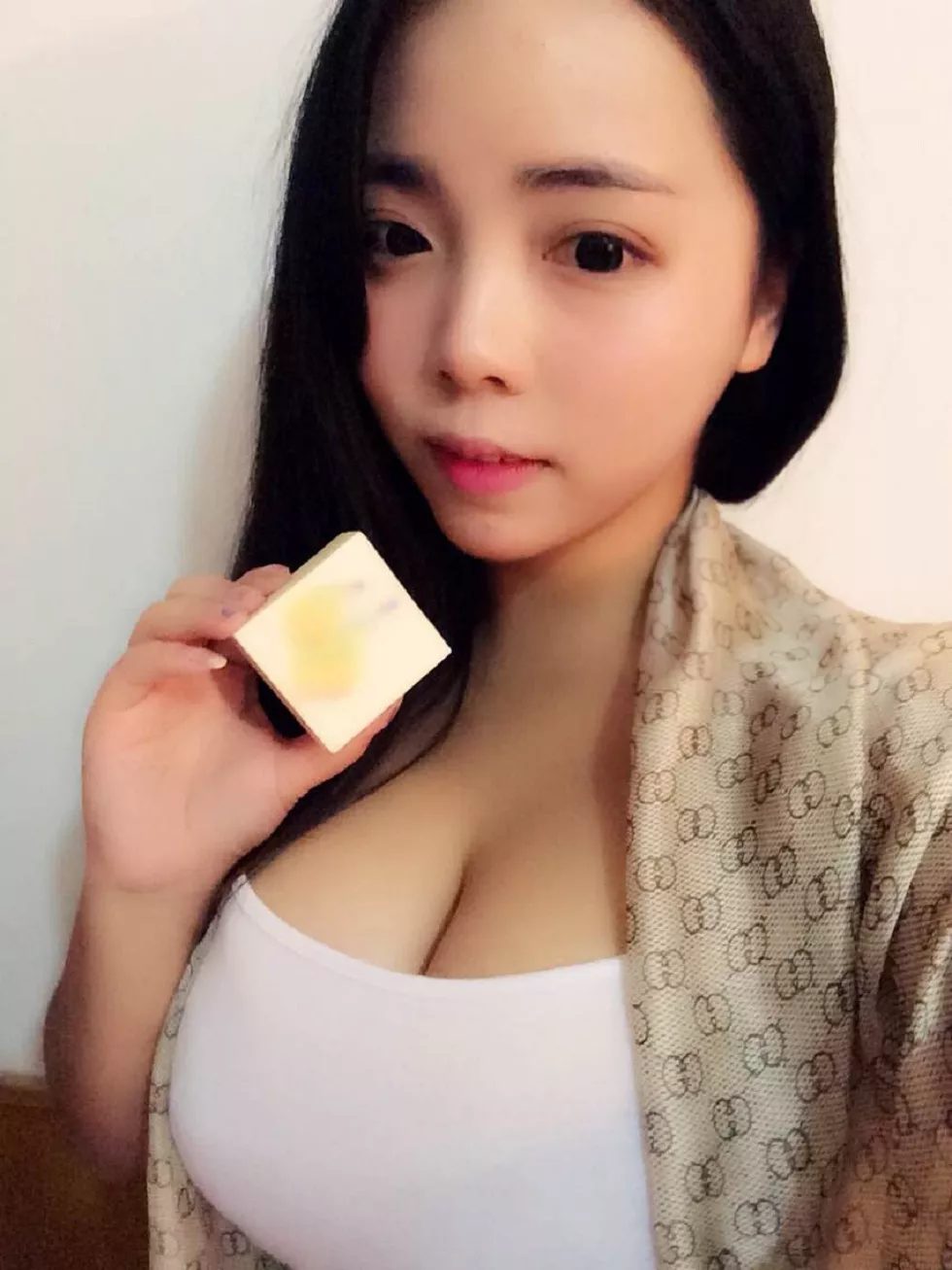 Xgyw.Org_哈尔滨H杯微博红人赵梓茜性感内衣系列奶神豪乳诱惑写真81P