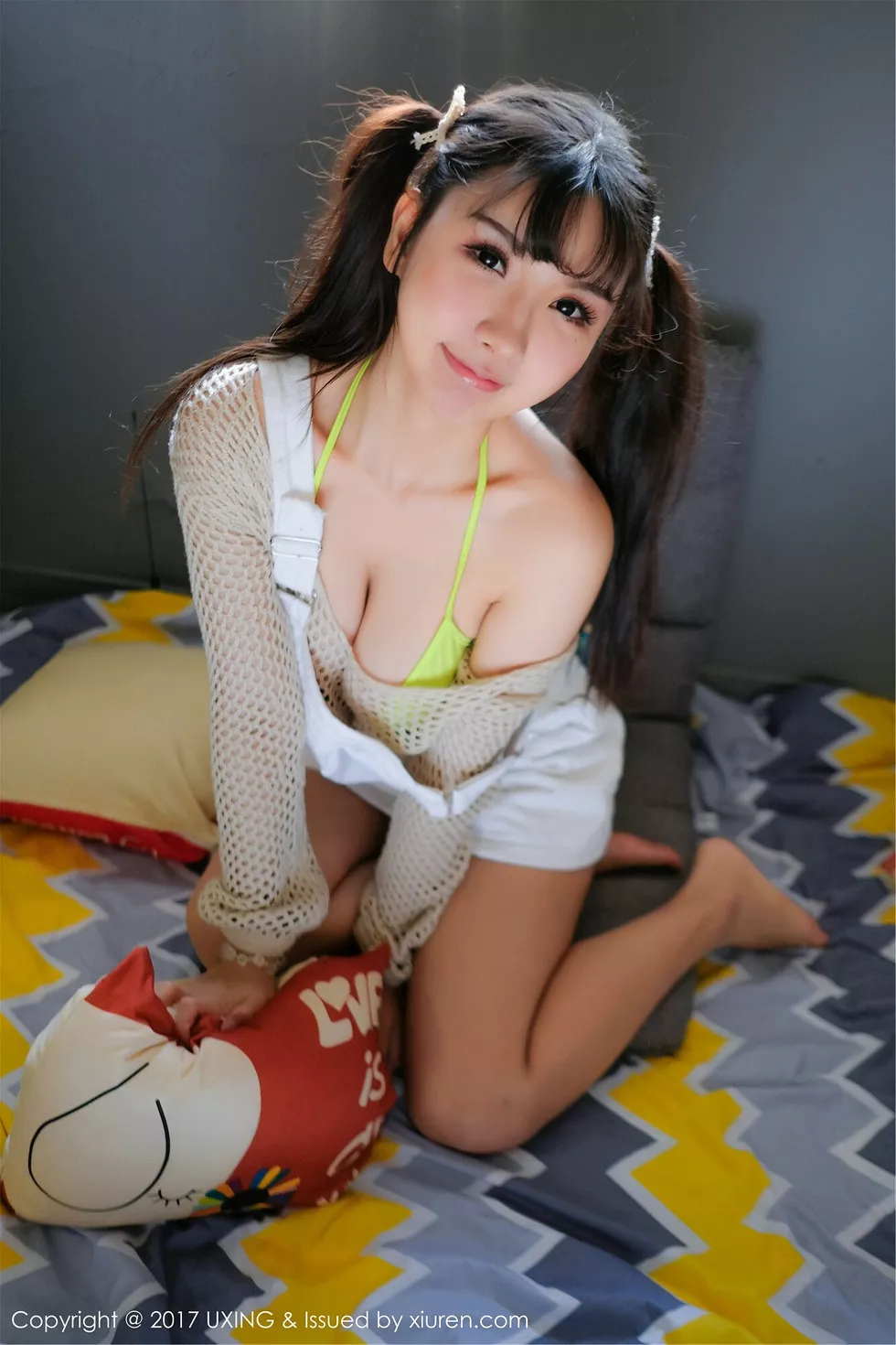 Xgyw.Org_[UXING优星馆]Vol.050_巨乳萝莉晓茜sunny学生装+私房内衣秀完美身材性感写真47P