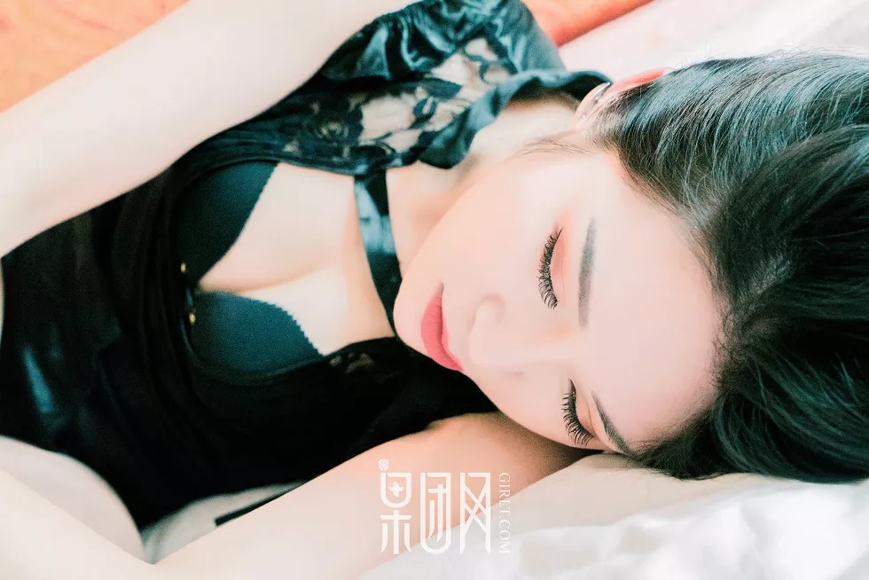 Xgyw.Org_[GIRLT果团网]NO.087_萌眼女神panda白衬衣下性感豹纹内衣秀完美身材魅惑写真48P