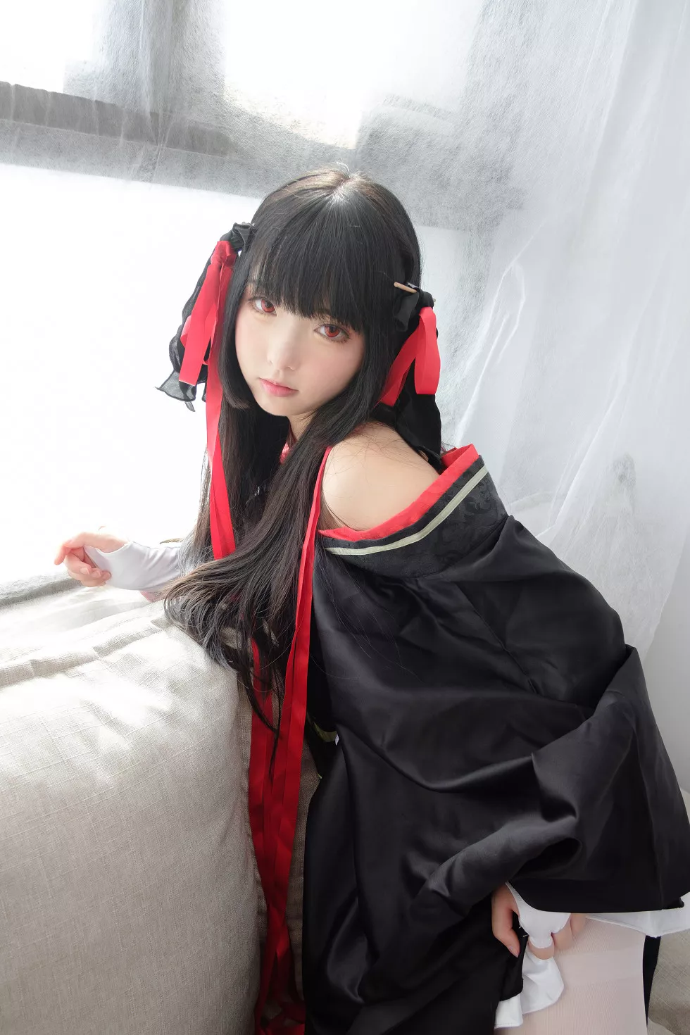 Xgyw.Org_[爱花写真]ALPHA004_真人Cosplay美女居家沙发上性感白短裙配白丝裤袜写真75P