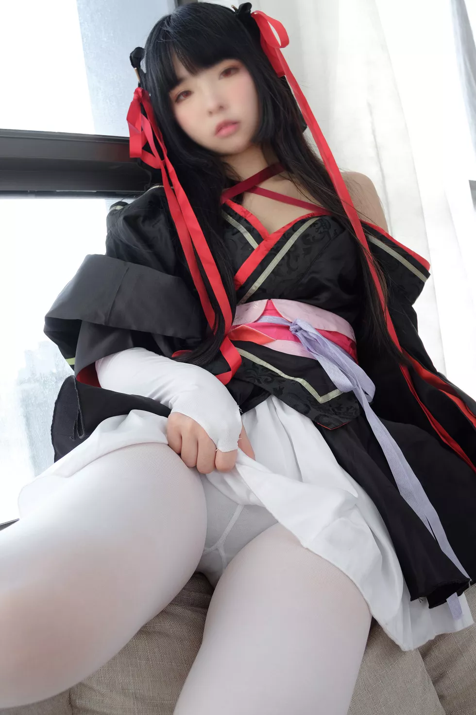 Xgyw.Org_[爱花写真]ALPHA004_真人Cosplay美女居家沙发上性感白短裙配白丝裤袜写真75P