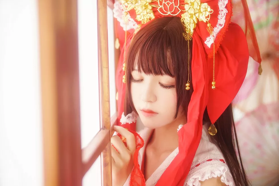 Xgyw.Org_[Cosplay精选]萝莉风COS桜桃喵之灵梦新年快乐私房红色喜庆服饰迷人写真45P