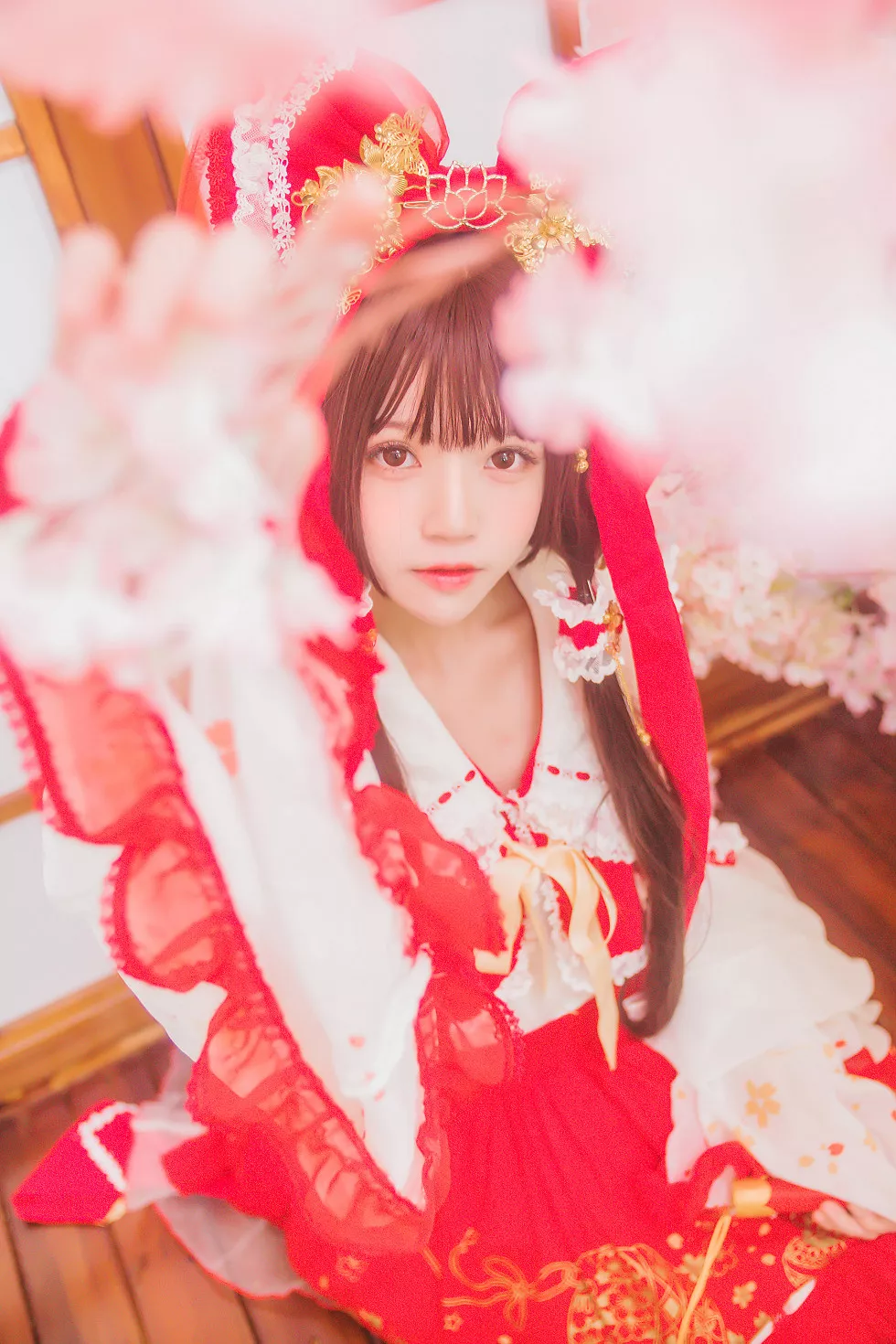 Xgyw.Org_[Cosplay精选]萝莉风COS桜桃喵之灵梦新年快乐私房红色喜庆服饰迷人写真45P