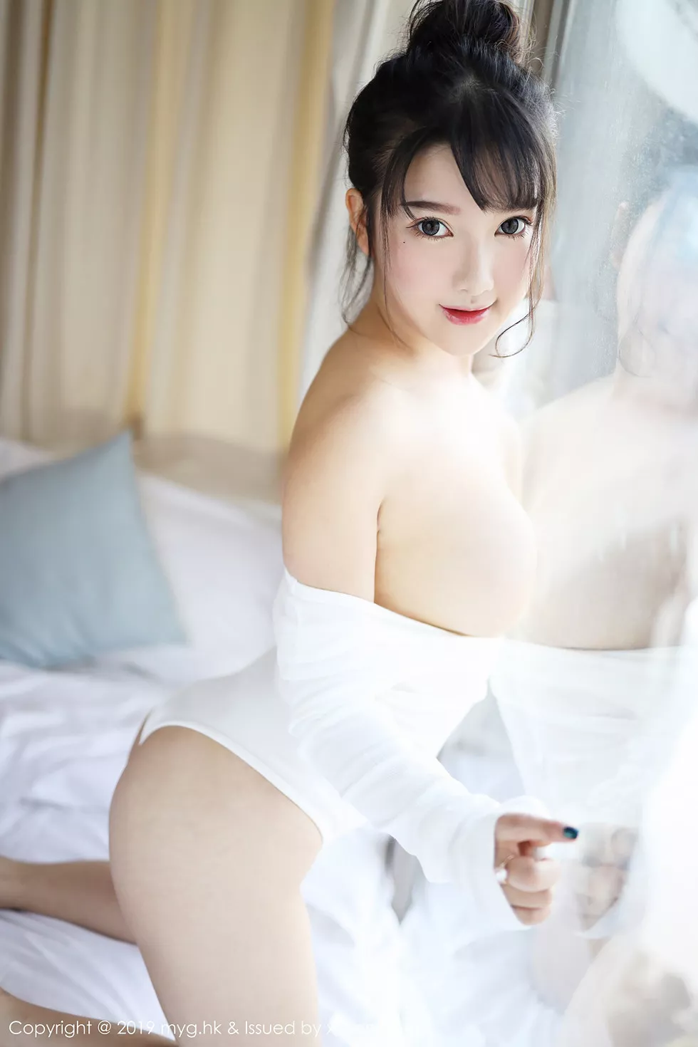 Xgyw.Org_[MyGirl美媛馆]Vol.342_巨乳嫩模小尤奈私房低胸白色内衣+比基尼秀完美身材诱惑写真40P