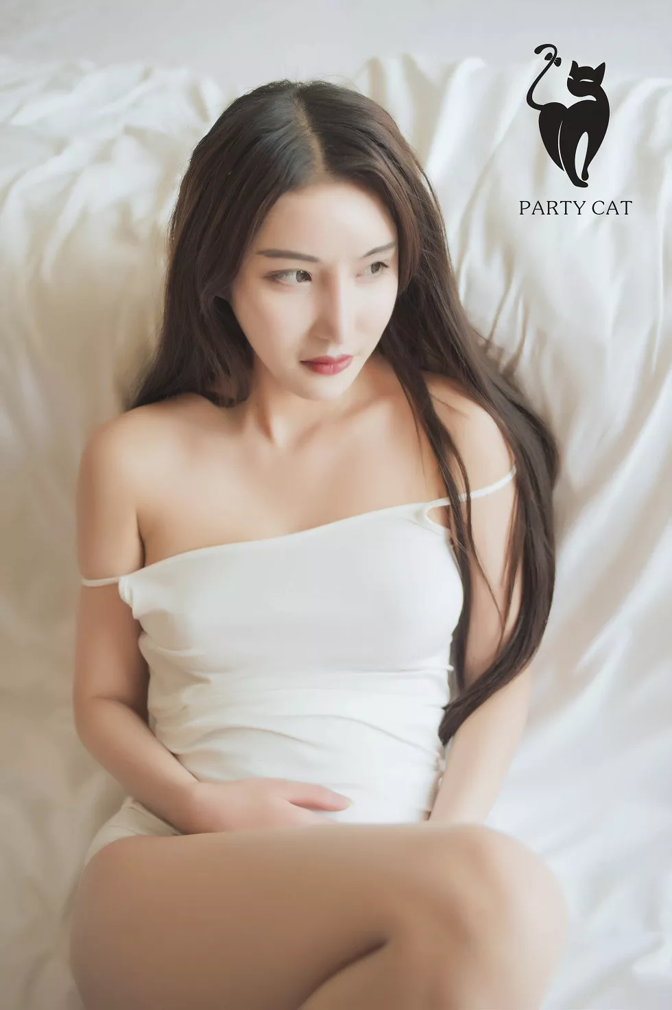 Xgyw.Org_[PartyCat轰趴猫]No.012_嫩模文琳黑色蕾丝情趣内衣配红色血滴子遮点极致诱惑写真40P