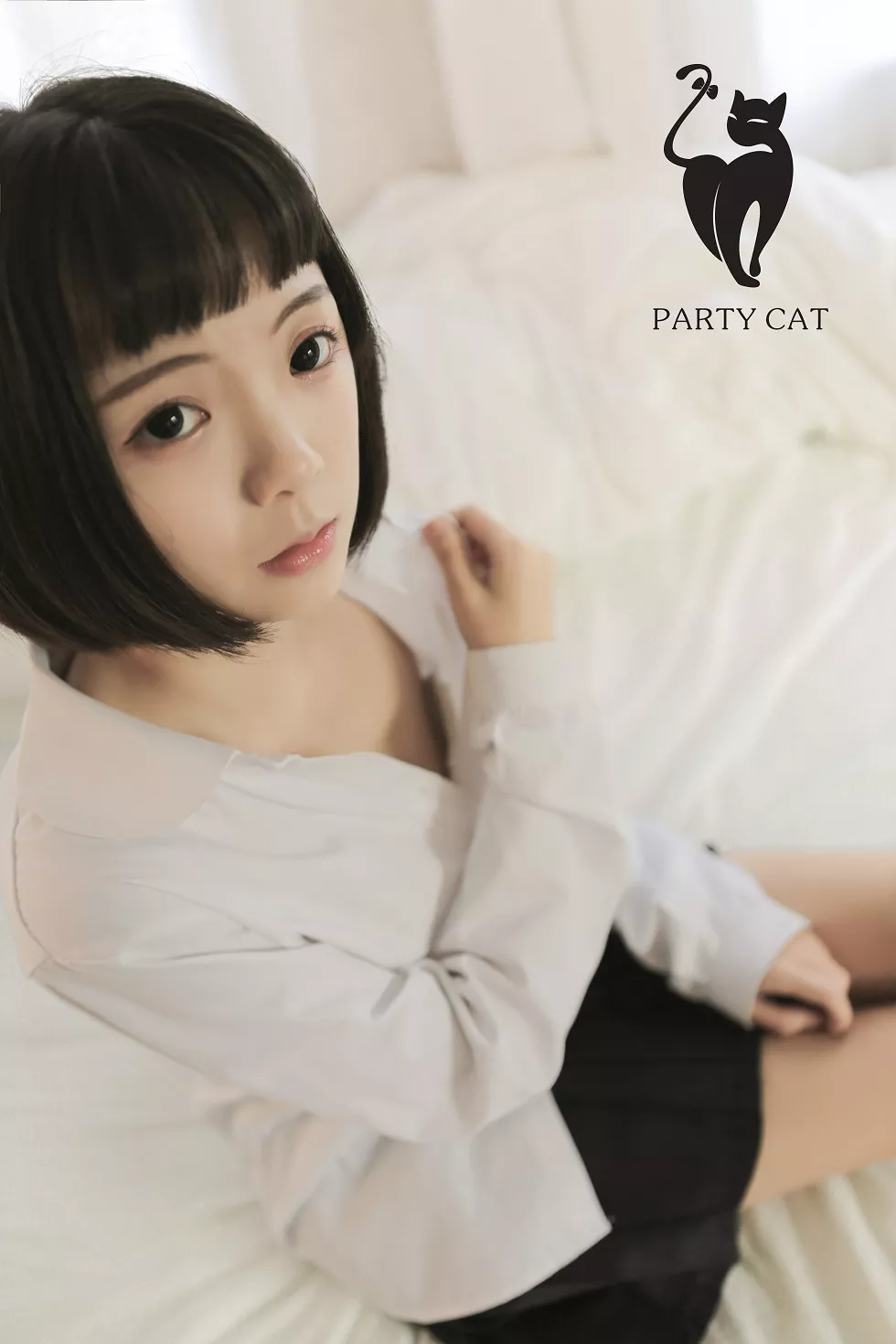 Xgyw.Org_[PartyCat轰趴猫]No.009_嫩模安琪拉私房床上性感白色蕾丝内衣完美诱惑写真36P