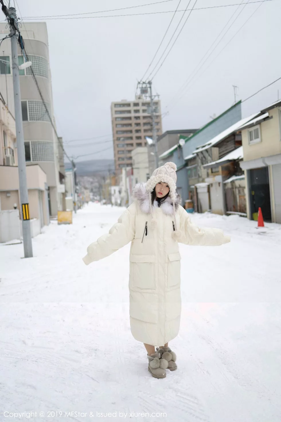 Xgyw.Org_[MFStar模范学院]Vol.246_嫩模徐微微mia北海道旅拍室外冰天雪地街头主题性感写真61P