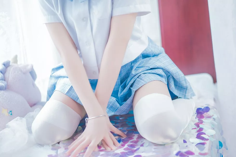 Xgyw.Org_[Cosplay精选]网络美女猫君君MaoJun清凉一夏主题短裙下白丝美腿写真46P