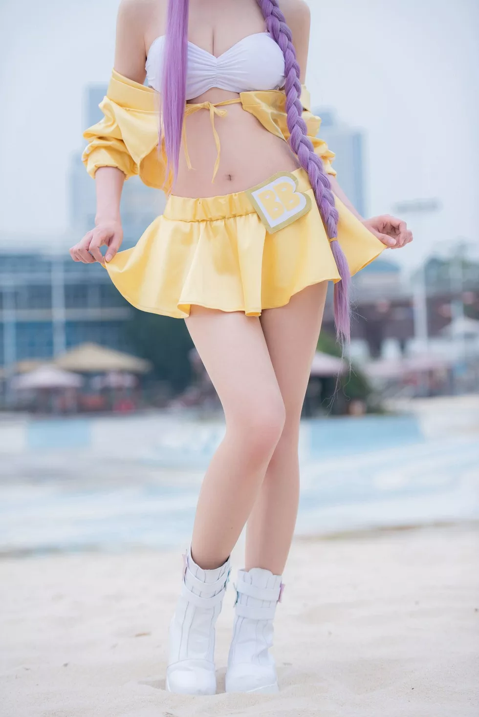 Xgyw.Org_[Cosplay精选]小姐姐南宫户外沙滩黄色套装半脱露白色内衣性感写真21P