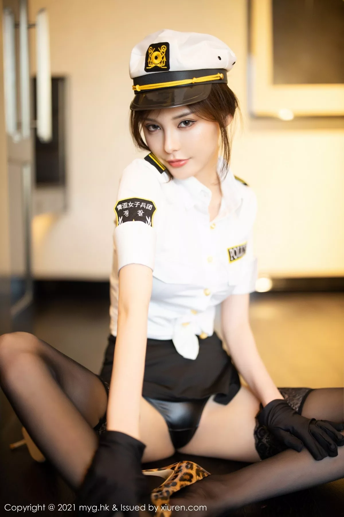 Xgyw.Org_[MyGirl美媛馆]Vol.539_嫩模小夕juju私房女警主题皮内衣配黑色蕾丝袜极致魅惑写真91P