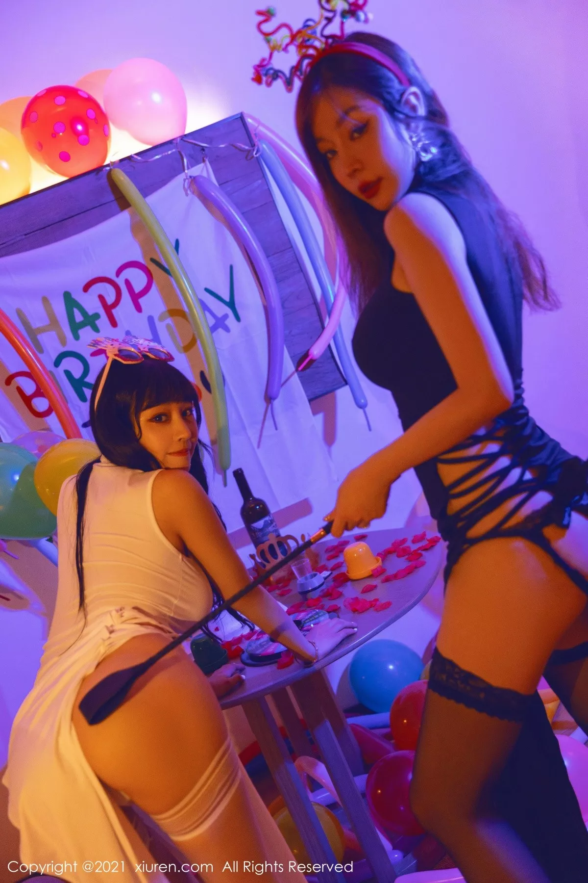 Xgyw.Org_XiuRen第4025期_女神王雨纯＆朱可儿生日party主题私房暗色灯光下撩人诱惑写真98P