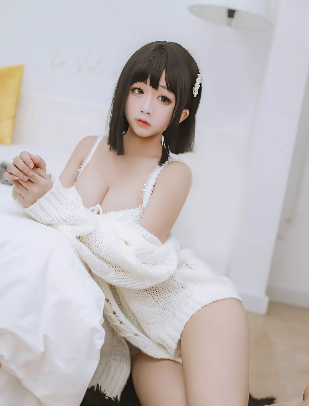 Xgyw.Org_Cosplay美女日奈娇毛衣私房主题性感白色毛衣半脱露豪乳翘臀惹火诱惑写真42P