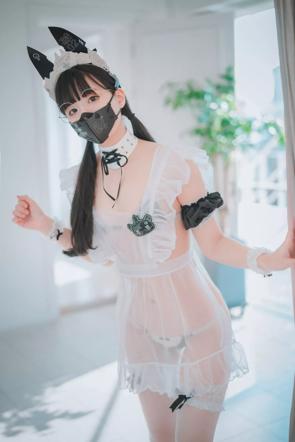 Xgyw.Org_[DJAWA]No.019_模特Jenny_Maid Mansion主题薄透上衣配白丝袜撩人诱惑写真113P