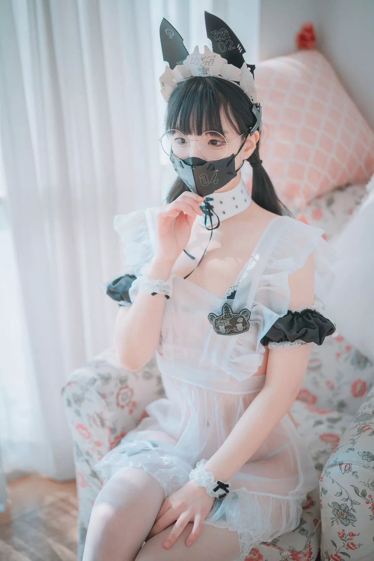 Xgyw.Org_[DJAWA]No.019_模特Jenny_Maid Mansion主题薄透上衣配白丝袜撩人诱惑写真113P