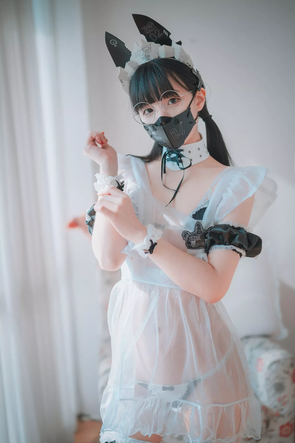 Xgyw.Org_[DJAWA]No.019_模特Jenny_Maid Mansion主题薄透上衣配白丝袜撩人诱惑写真113P