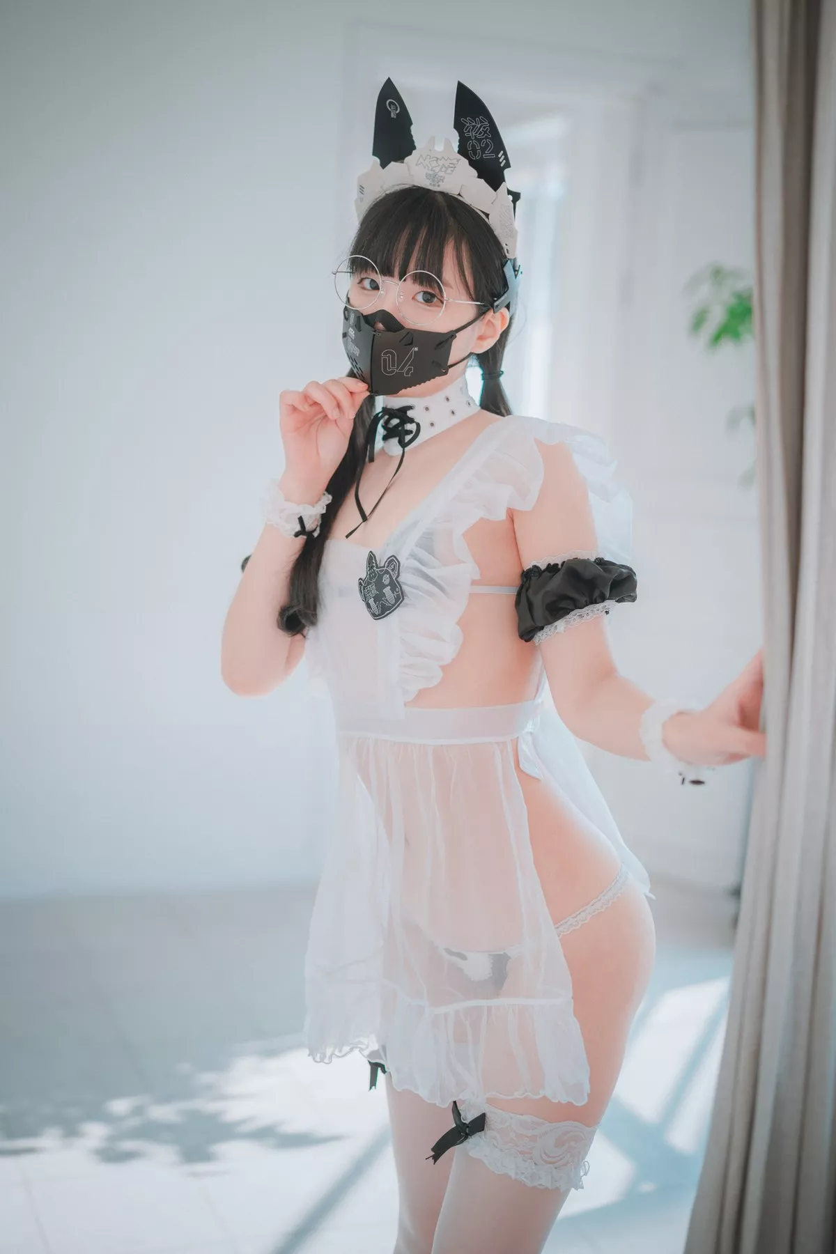 Xgyw.Org_[DJAWA]No.019_模特Jenny_Maid Mansion主题薄透上衣配白丝袜撩人诱惑写真113P