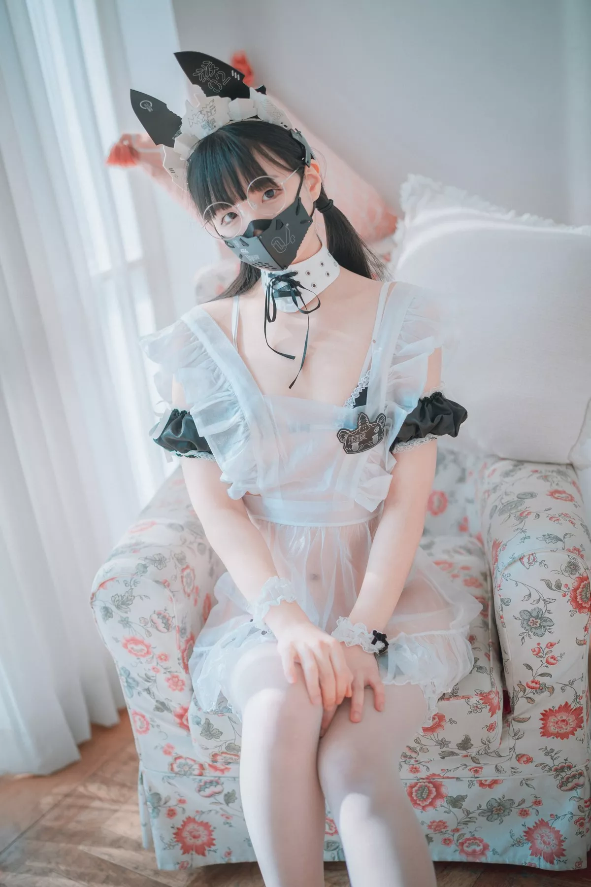 Xgyw.Org_[DJAWA]No.019_模特Jenny_Maid Mansion主题薄透上衣配白丝袜撩人诱惑写真113P