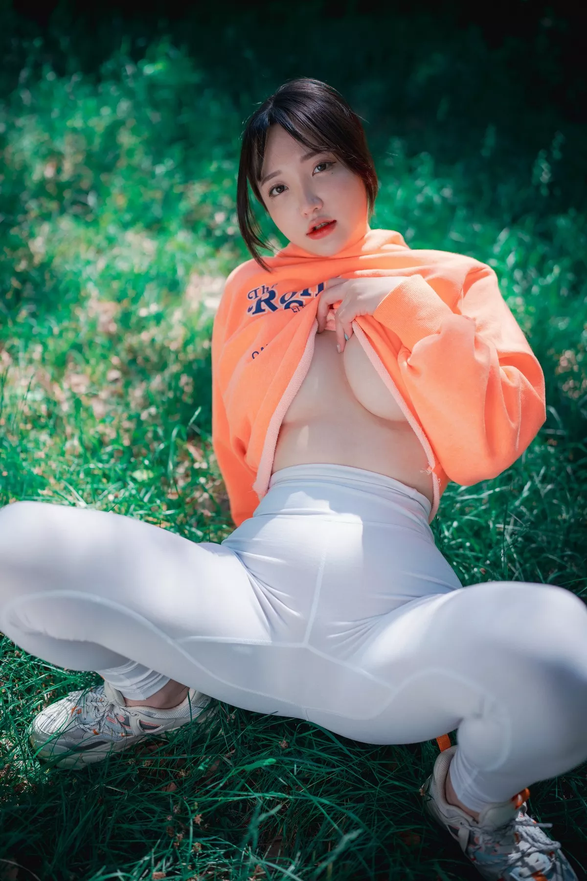 Xgyw.Org_[DJAWA]No.085_模特Yeeun_Naughty Trekking主题户外多套服饰半脱秀豪乳翘臀诱惑写真287P