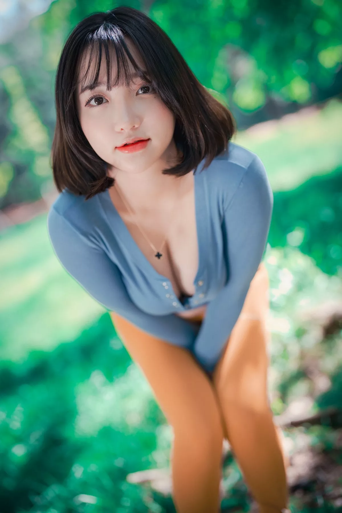 Xgyw.Org_[DJAWA]No.085_模特Yeeun_Naughty Trekking主题户外多套服饰半脱秀豪乳翘臀诱惑写真287P