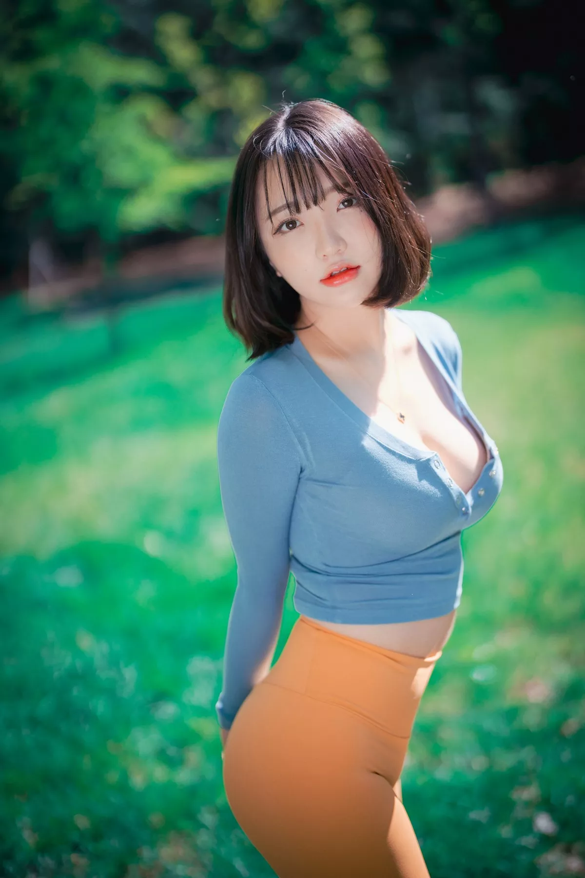 Xgyw.Org_[DJAWA]No.085_模特Yeeun_Naughty Trekking主题户外多套服饰半脱秀豪乳翘臀诱惑写真287P