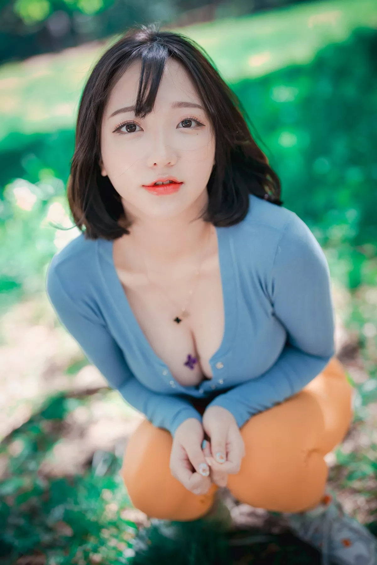 Xgyw.Org_[DJAWA]No.085_模特Yeeun_Naughty Trekking主题户外多套服饰半脱秀豪乳翘臀诱惑写真287P