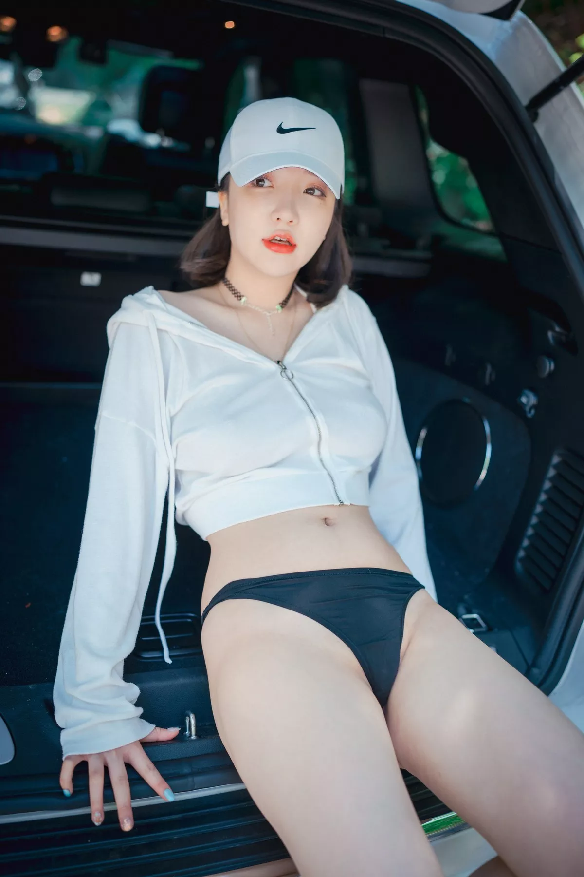 Xgyw.Org_[DJAWA]No.085_模特Yeeun_Naughty Trekking主题户外多套服饰半脱秀豪乳翘臀诱惑写真287P