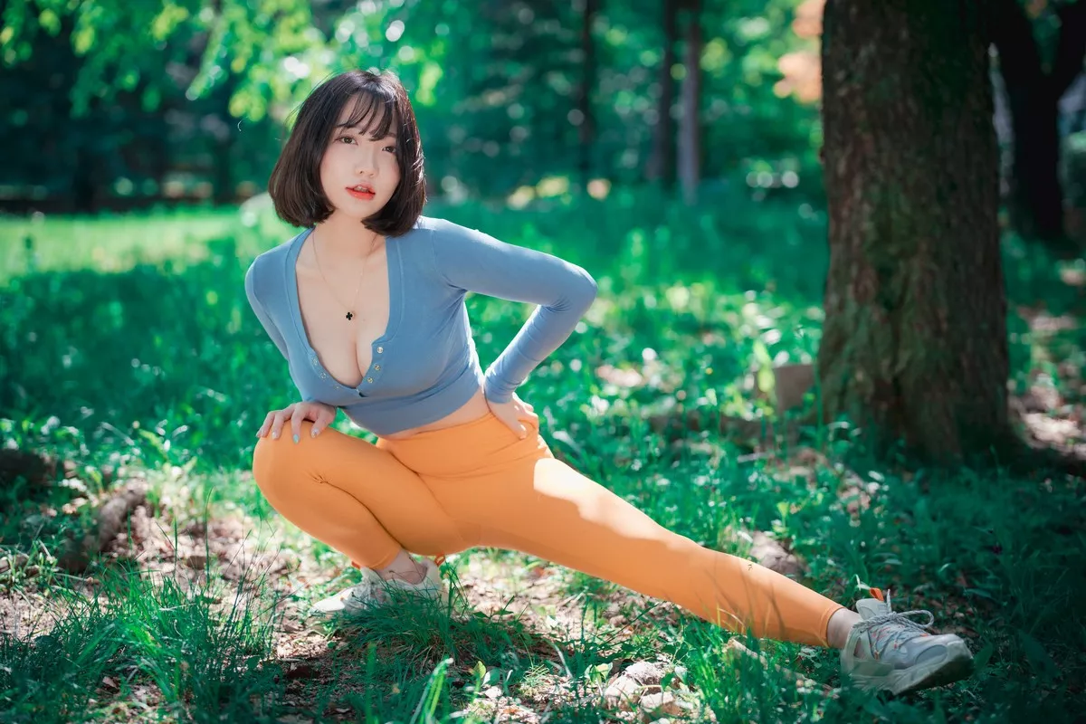 Xgyw.Org_[DJAWA]No.085_模特Yeeun_Naughty Trekking主题户外多套服饰半脱秀豪乳翘臀诱惑写真287P