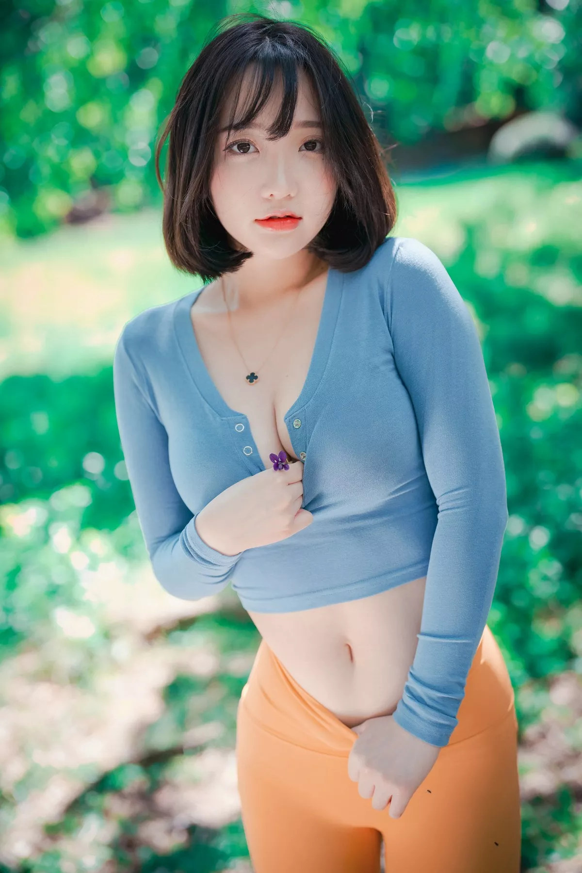 Xgyw.Org_[DJAWA]No.085_模特Yeeun_Naughty Trekking主题户外多套服饰半脱秀豪乳翘臀诱惑写真287P