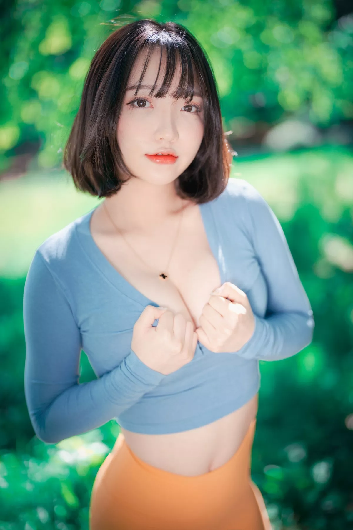 Xgyw.Org_[DJAWA]No.085_模特Yeeun_Naughty Trekking主题户外多套服饰半脱秀豪乳翘臀诱惑写真287P