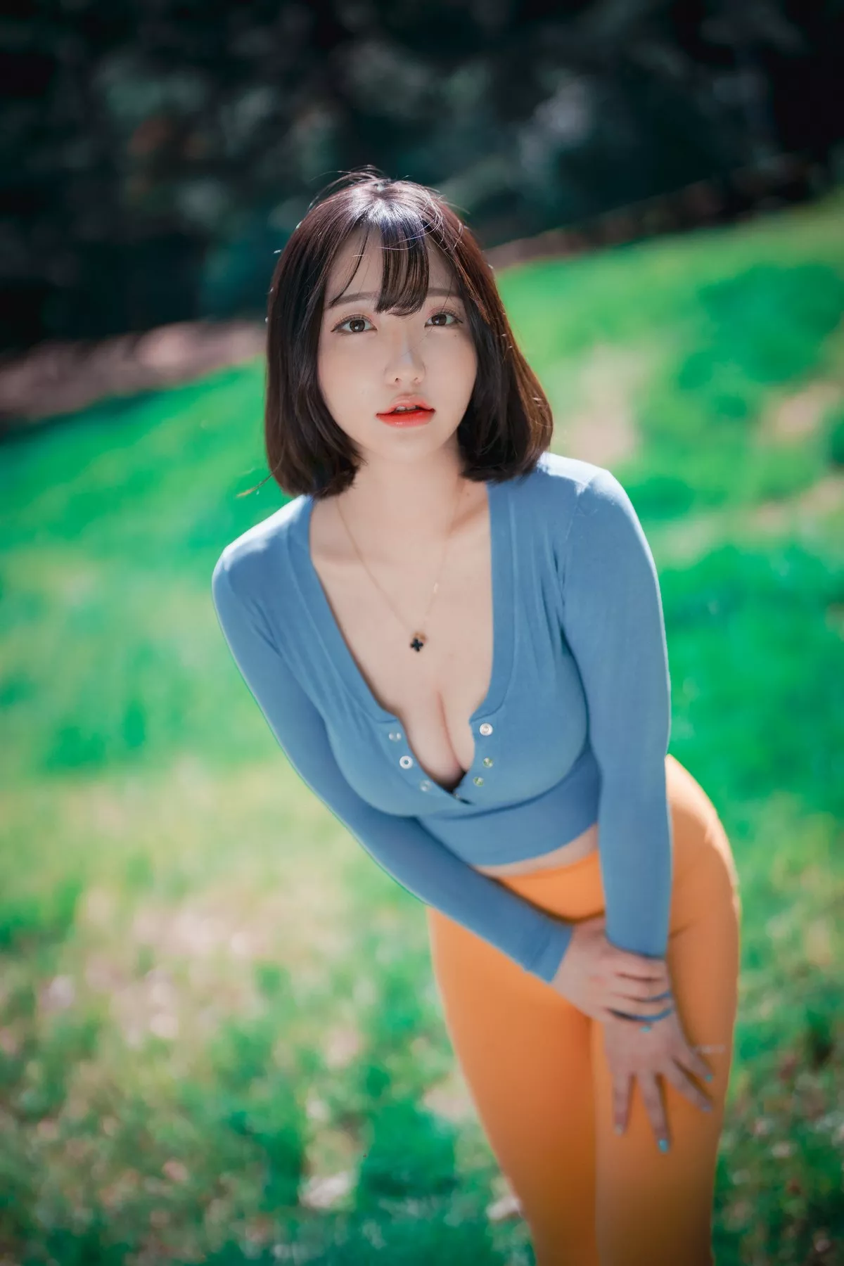 Xgyw.Org_[DJAWA]No.085_模特Yeeun_Naughty Trekking主题户外多套服饰半脱秀豪乳翘臀诱惑写真287P