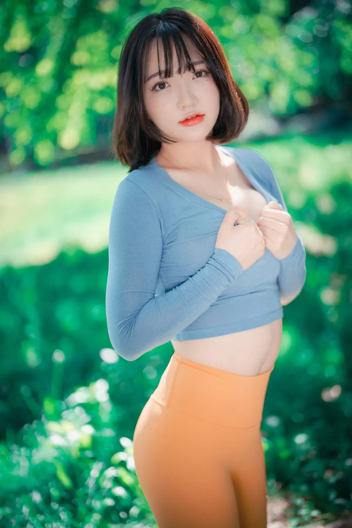 Xgyw.Org_[DJAWA]No.085_模特Yeeun_Naughty Trekking主题户外多套服饰半脱秀豪乳翘臀诱惑写真287P