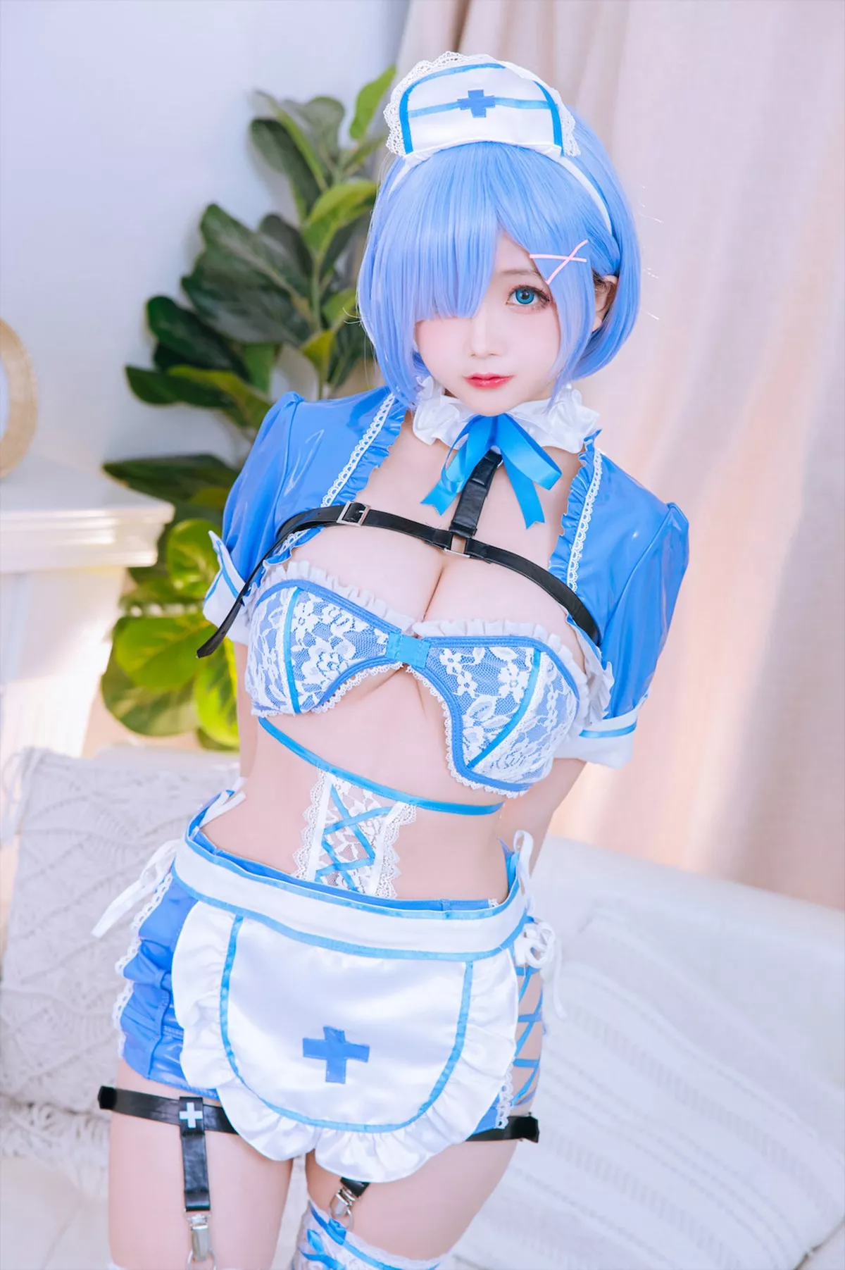 Xgyw.Org_Cosplay美女日奈娇蕾姆蓝色护士主题私房性感护士装秀豪乳翘臀撩人诱惑写真88P