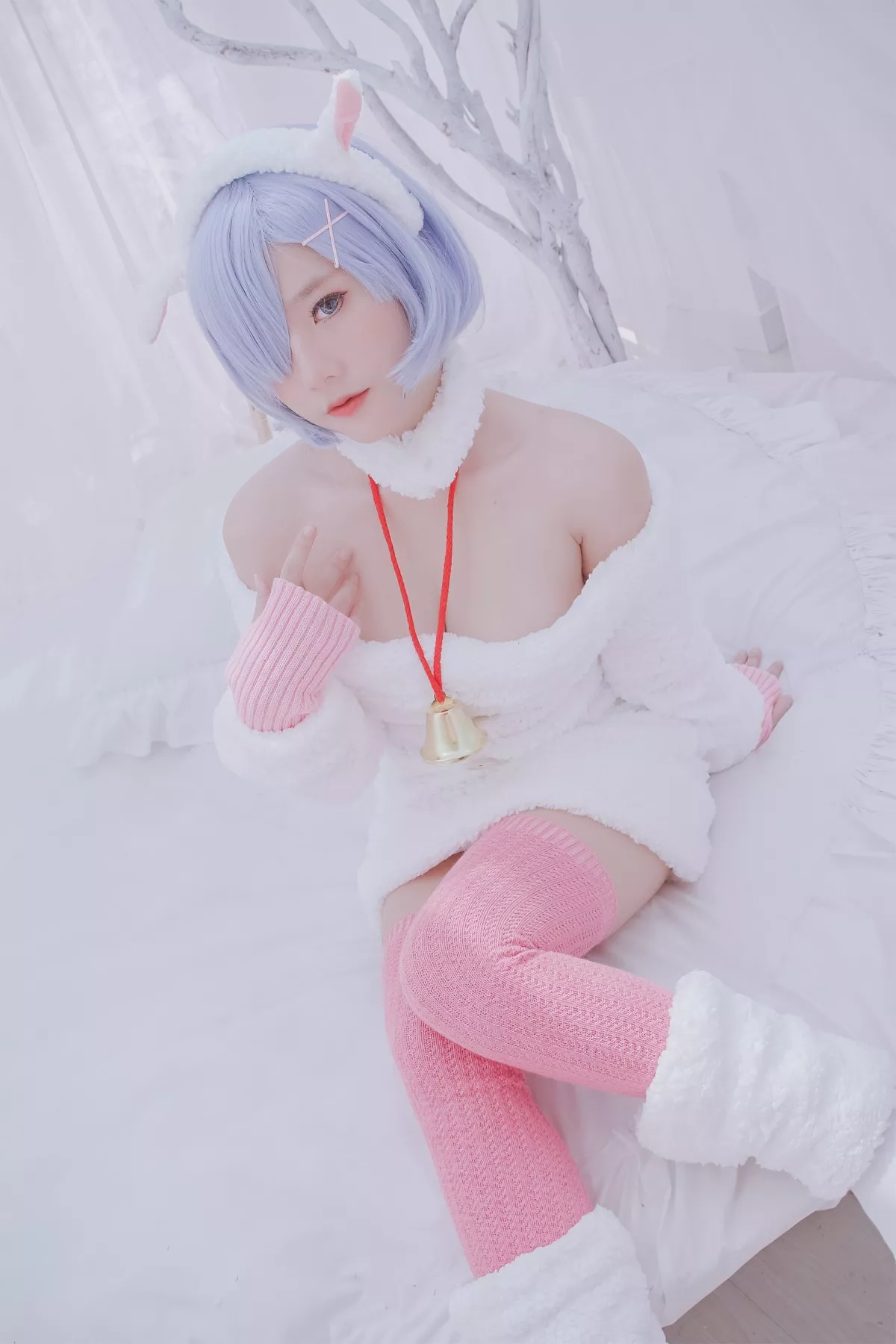 Xgyw.Org_越南小姐姐Messie Huang-Rem the sheep主题脱纯白服饰露性感内衣诱惑写真46P