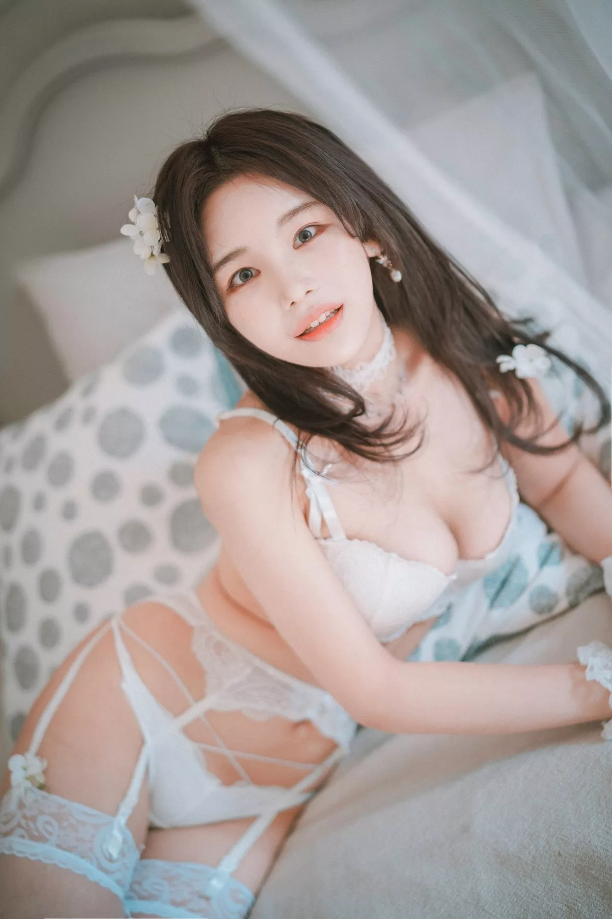 Xgyw.Org_[DJAWA]No.158_模特ZZYuri_Alluring White主题性感白色内衣配蕾丝吊袜诱惑写真44P