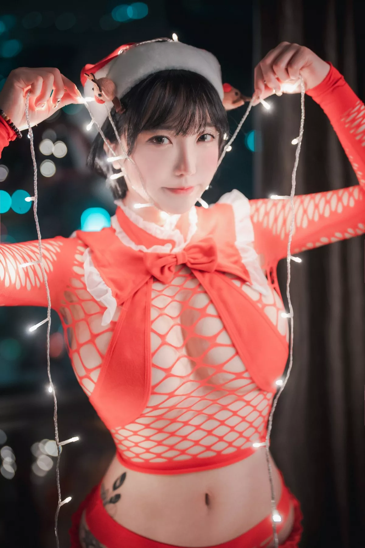 Xgyw.Org_[DJAWA]No.159_模特Yeeun_Christmas Special 2021主题红色网格服饰迷人诱惑写真103P