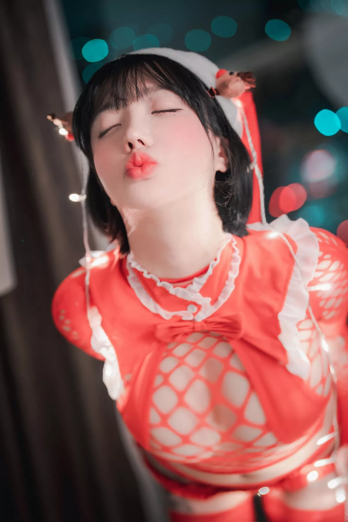 Xgyw.Org_[DJAWA]No.159_模特Yeeun_Christmas Special 2021主题红色网格服饰迷人诱惑写真103P