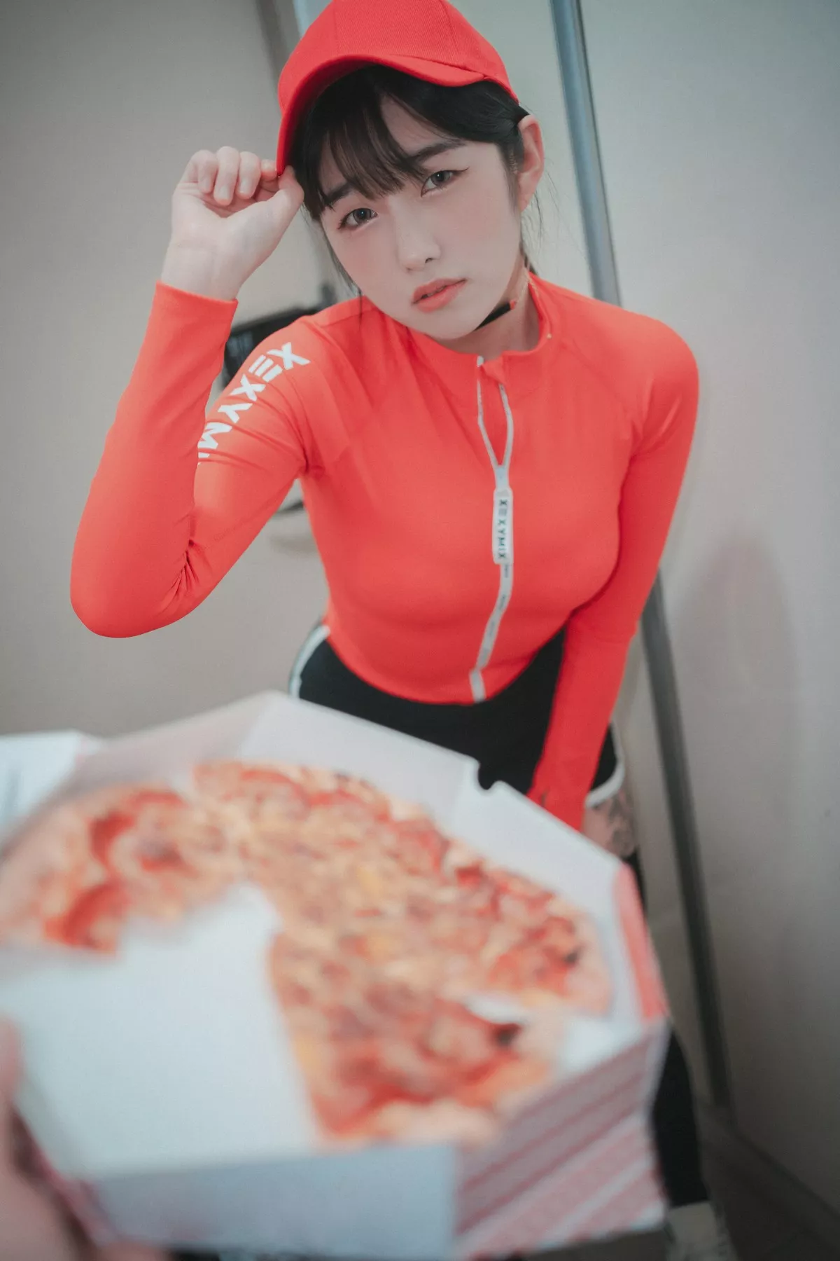 Xgyw.Org_[DJAWA]No.185_模特Sonson_Pizza Girl主题私房脱红色运动服露白色蕾丝内衣诱惑写真71P