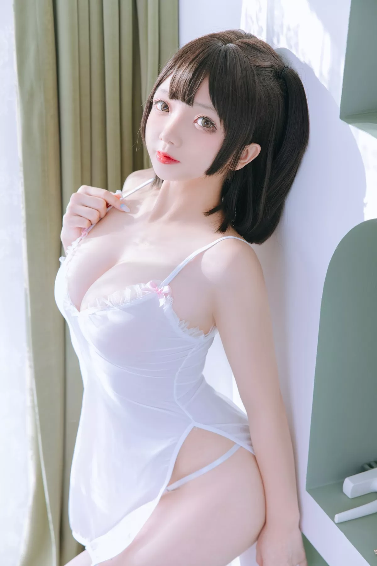 Xgyw.Org_Cosplay美女日奈娇湿身小白裙主题性感白色吊带配丁字裤秀丰乳肥臀诱惑写真91P