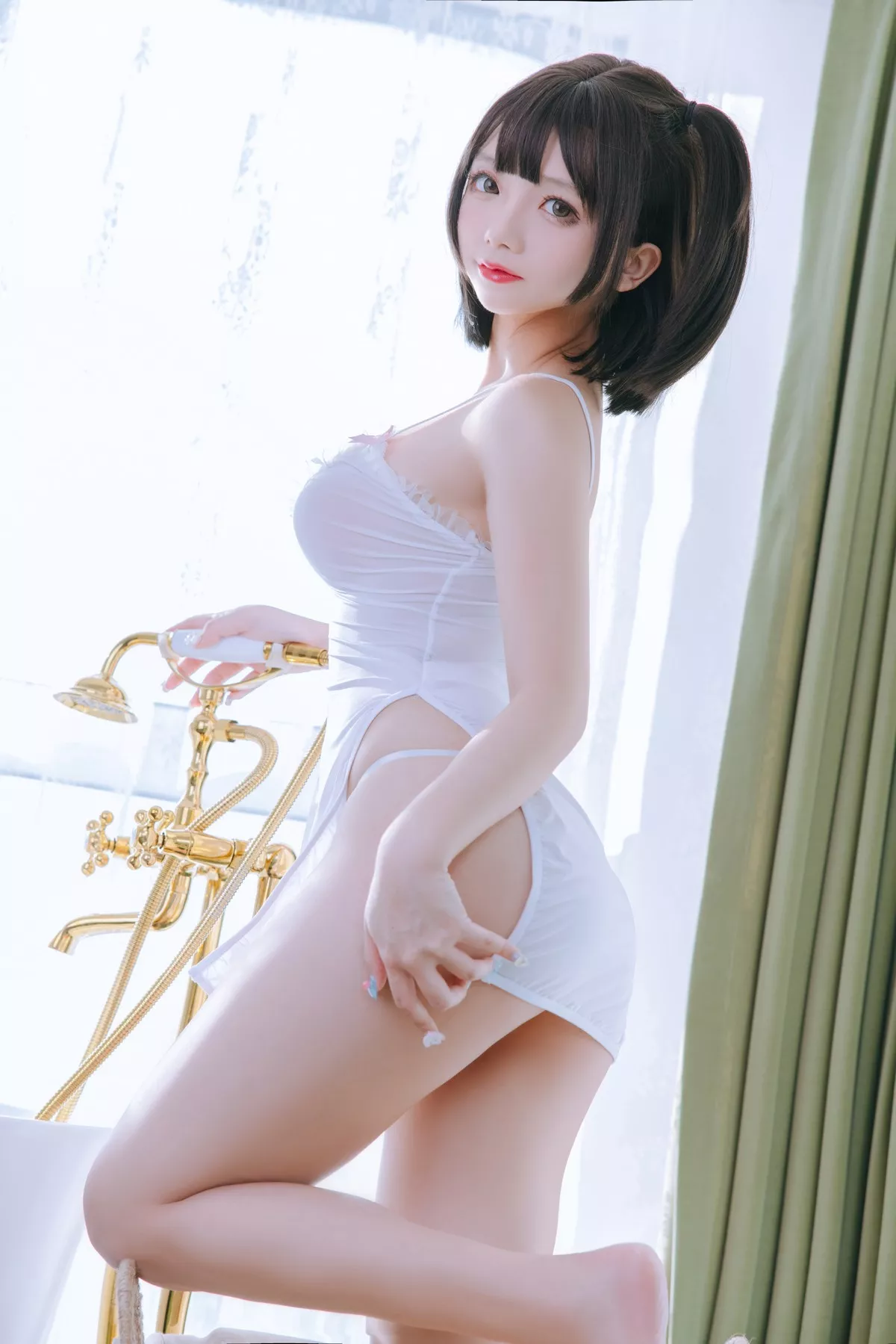 Xgyw.Org_Cosplay美女日奈娇湿身小白裙主题性感白色吊带配丁字裤秀丰乳肥臀诱惑写真91P