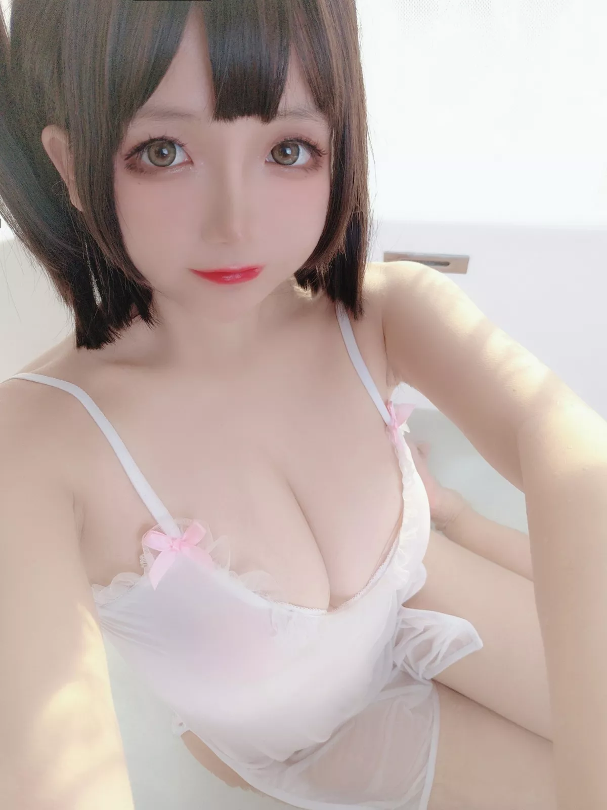 Xgyw.Org_Cosplay美女日奈娇湿身小白裙主题性感白色吊带配丁字裤秀丰乳肥臀诱惑写真91P