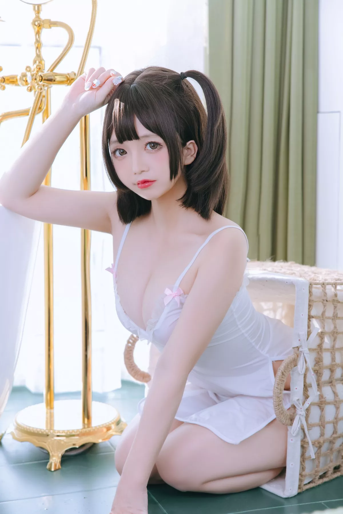 Xgyw.Org_Cosplay美女日奈娇湿身小白裙主题性感白色吊带配丁字裤秀丰乳肥臀诱惑写真91P