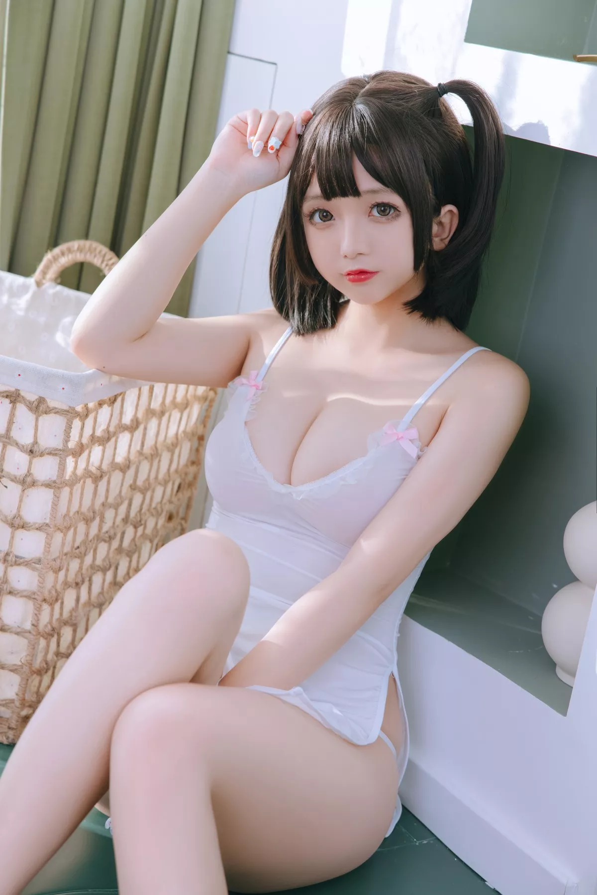 Xgyw.Org_Cosplay美女日奈娇湿身小白裙主题性感白色吊带配丁字裤秀丰乳肥臀诱惑写真91P